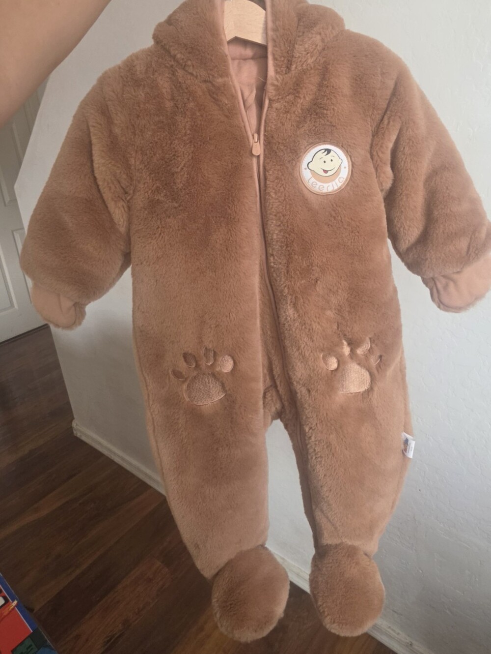 Baby snowsuit 6-9 Months , Thick Material.